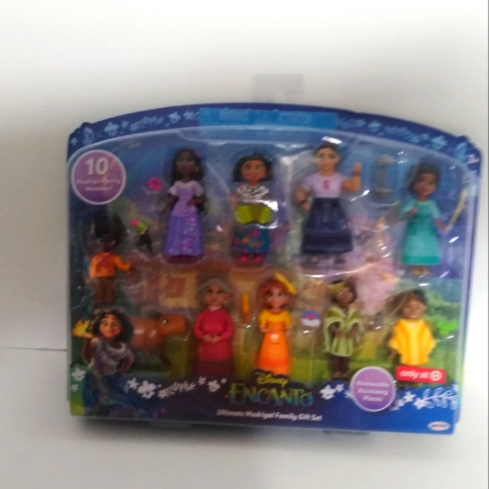 Disney's Encanta ultimate Madrigal 10 Family Members  Set NIB